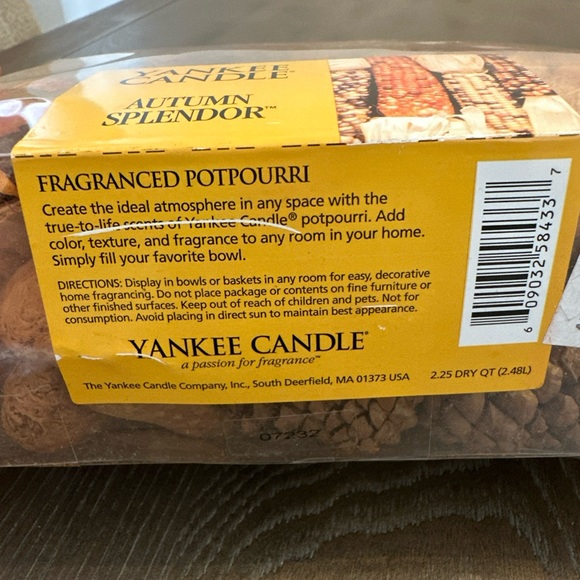 Yankee Candle‎ Autumn Splendor Fragranced Potpourri 2.25 Dry Quart New - Picture 2 of 3